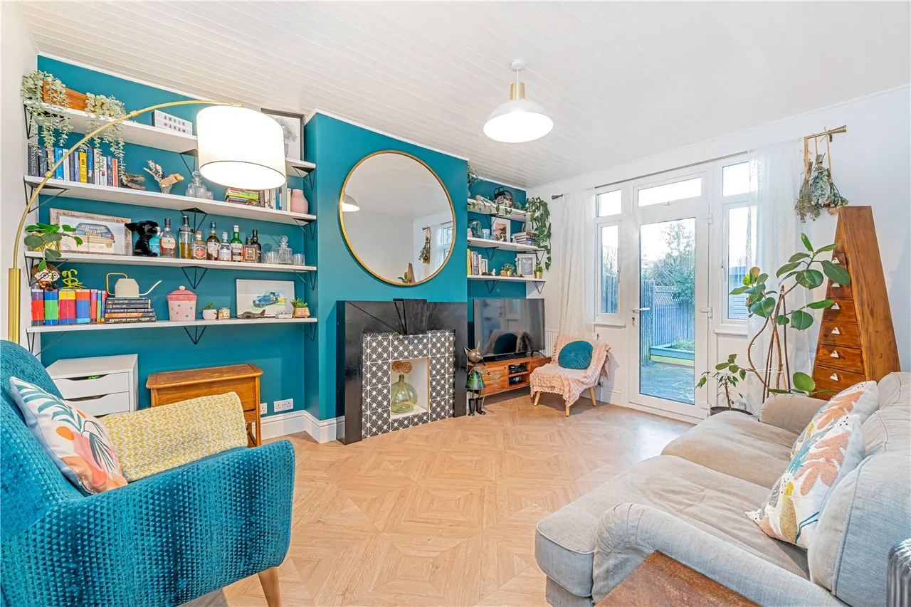Holly Bush Lane, Hampton, TW12 2QR, photo 2