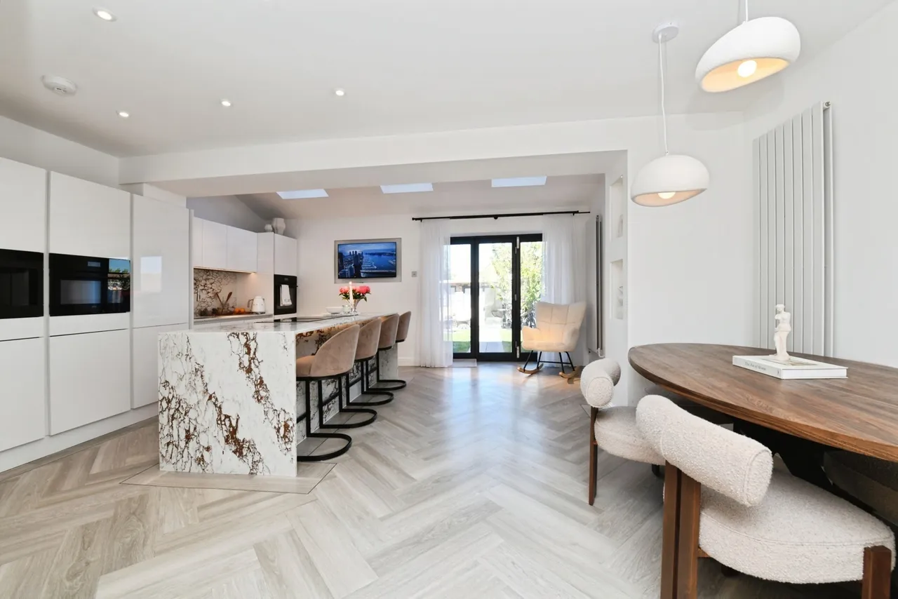 Mendip Crescent, Westcliff-on-Sea, Essex, SS0, photo 20