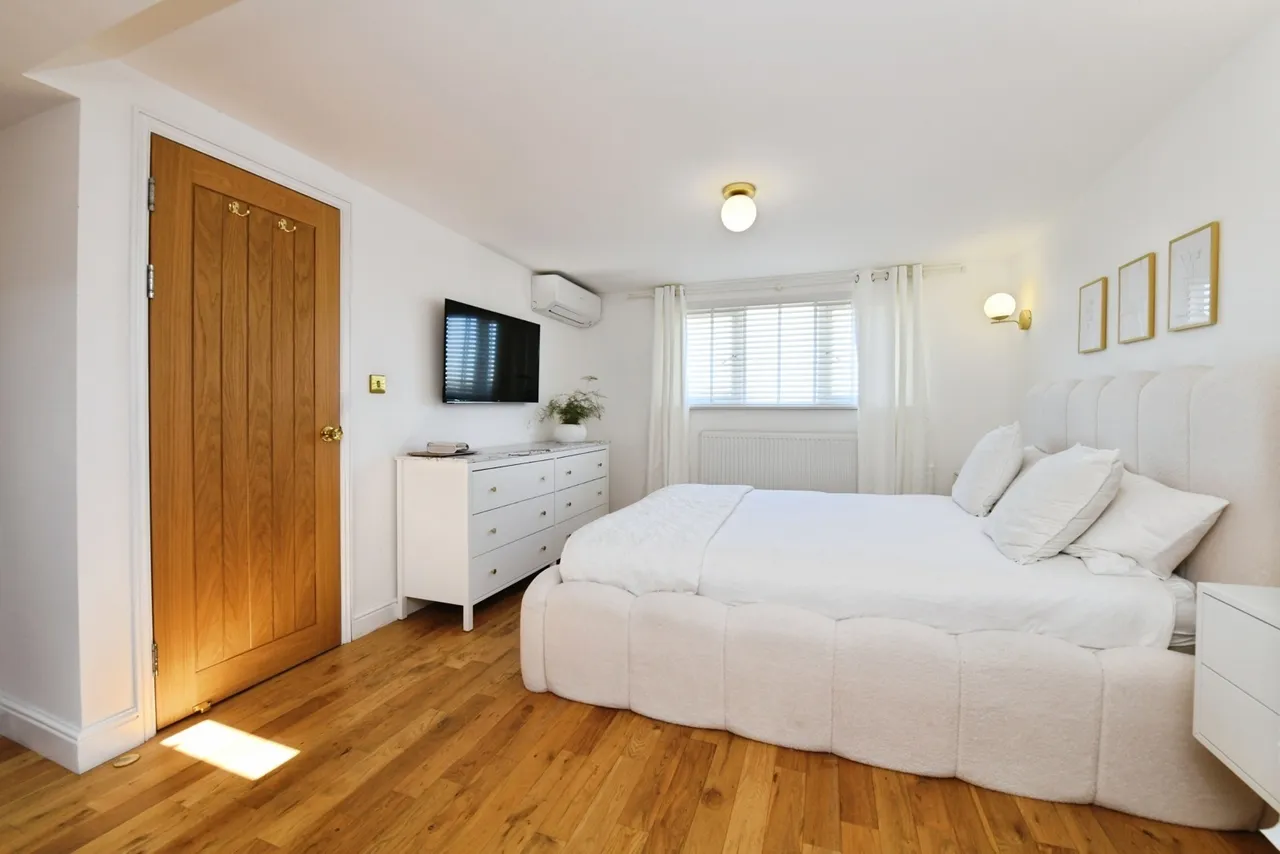 Mendip Crescent, Westcliff-on-Sea, Essex, SS0, photo 21