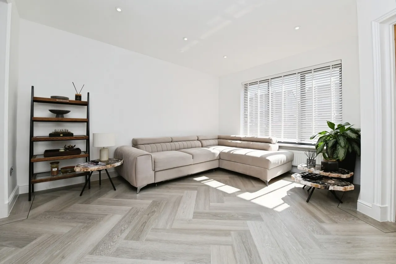 Mendip Crescent, Westcliff-on-Sea, Essex, SS0, photo 19