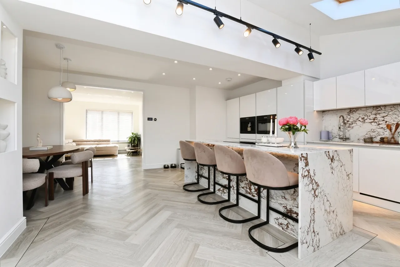 Mendip Crescent, Westcliff-on-Sea, Essex, SS0, photo 6