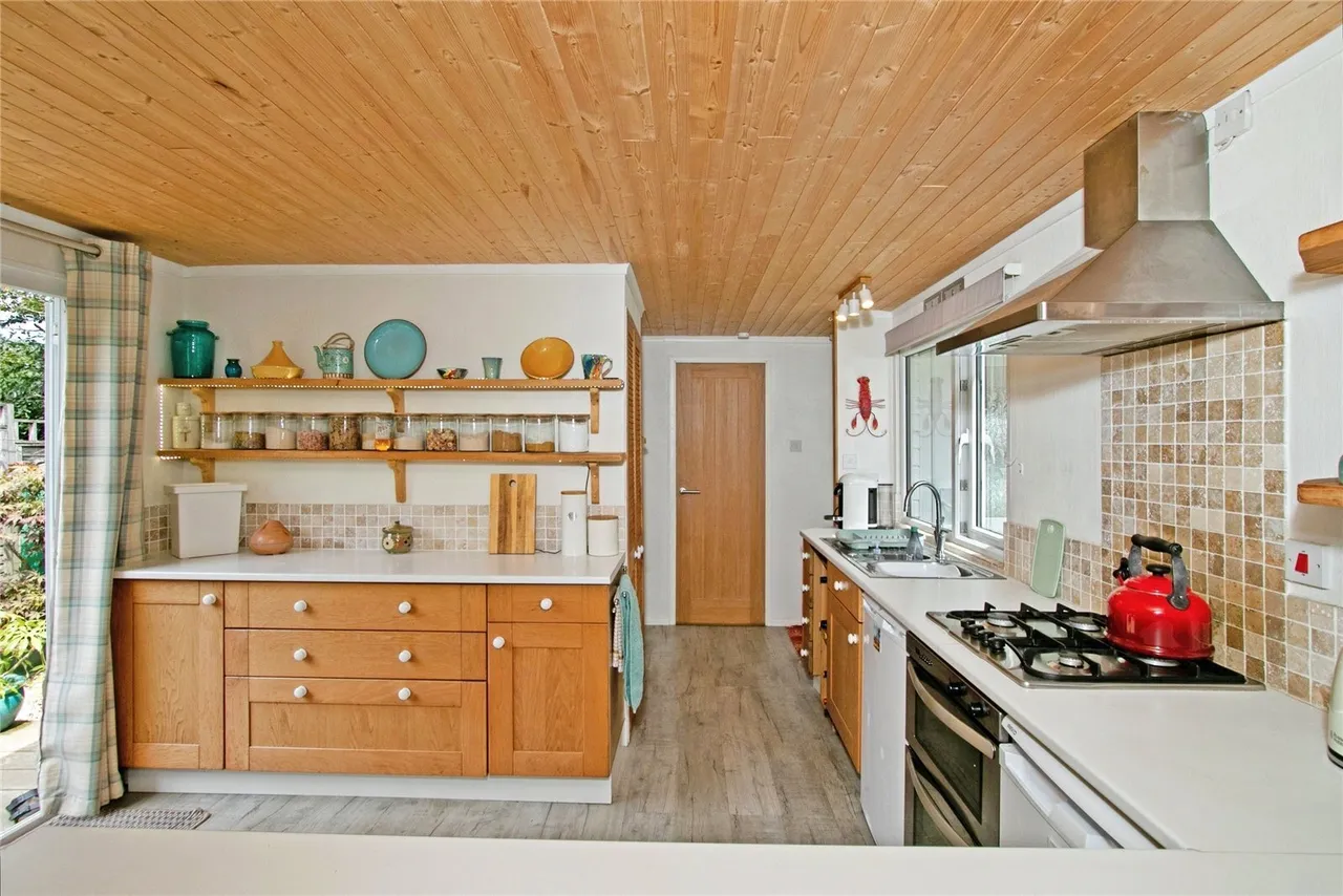 Cosawes Park Homes, Perranarworthal, TR3, photo 7