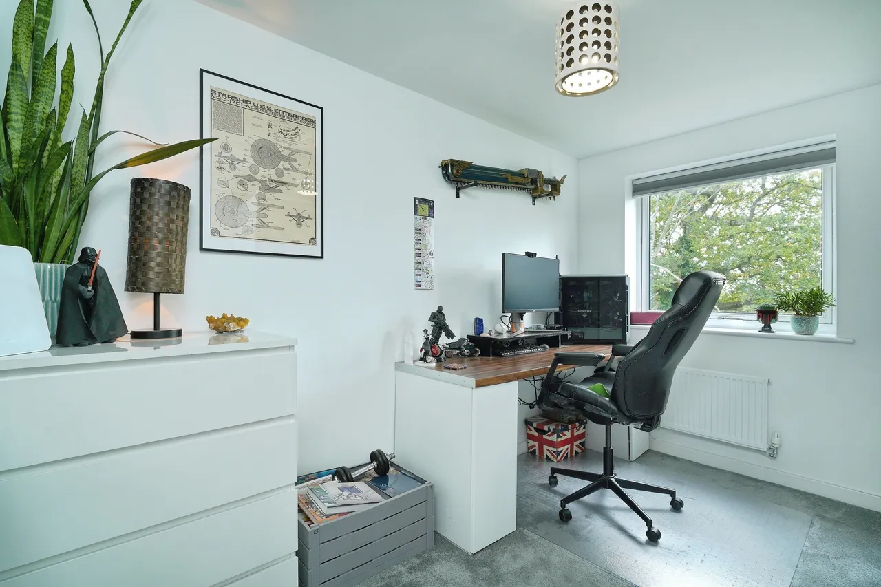 Newman Square, Solihull, B90, photo 12