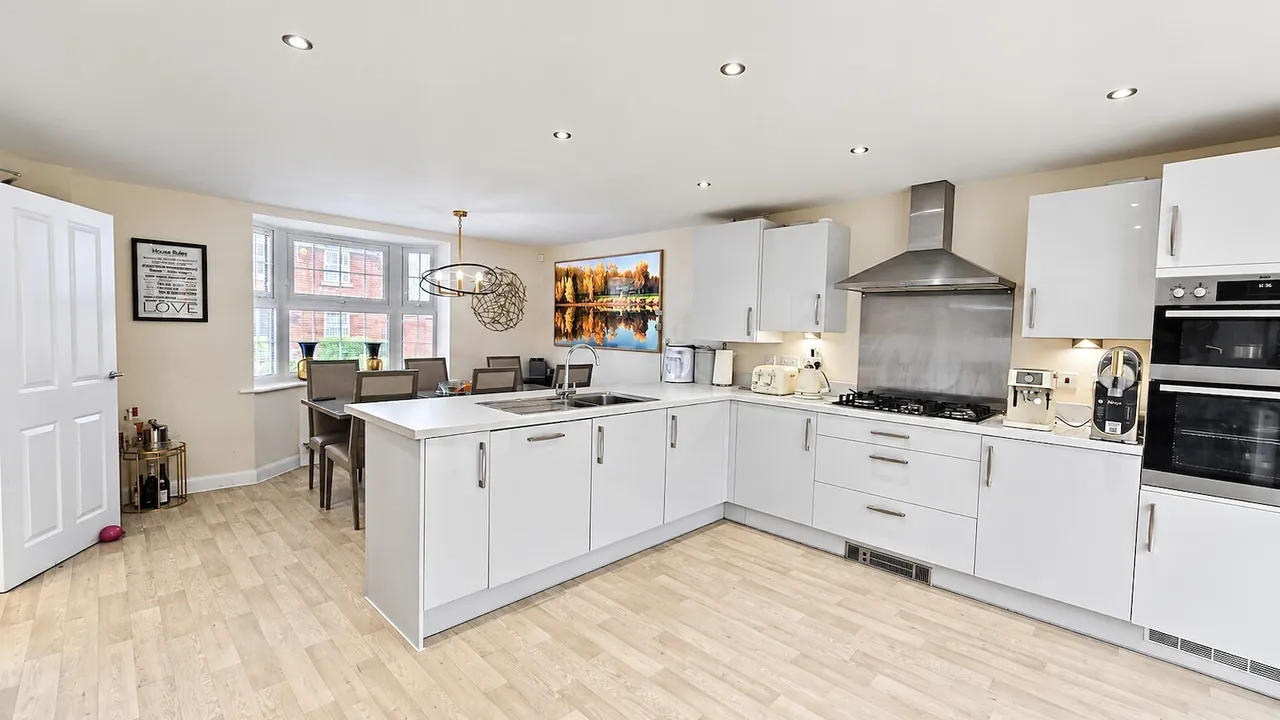 Clements Drive, Eaton Leys, MK17, photo 3