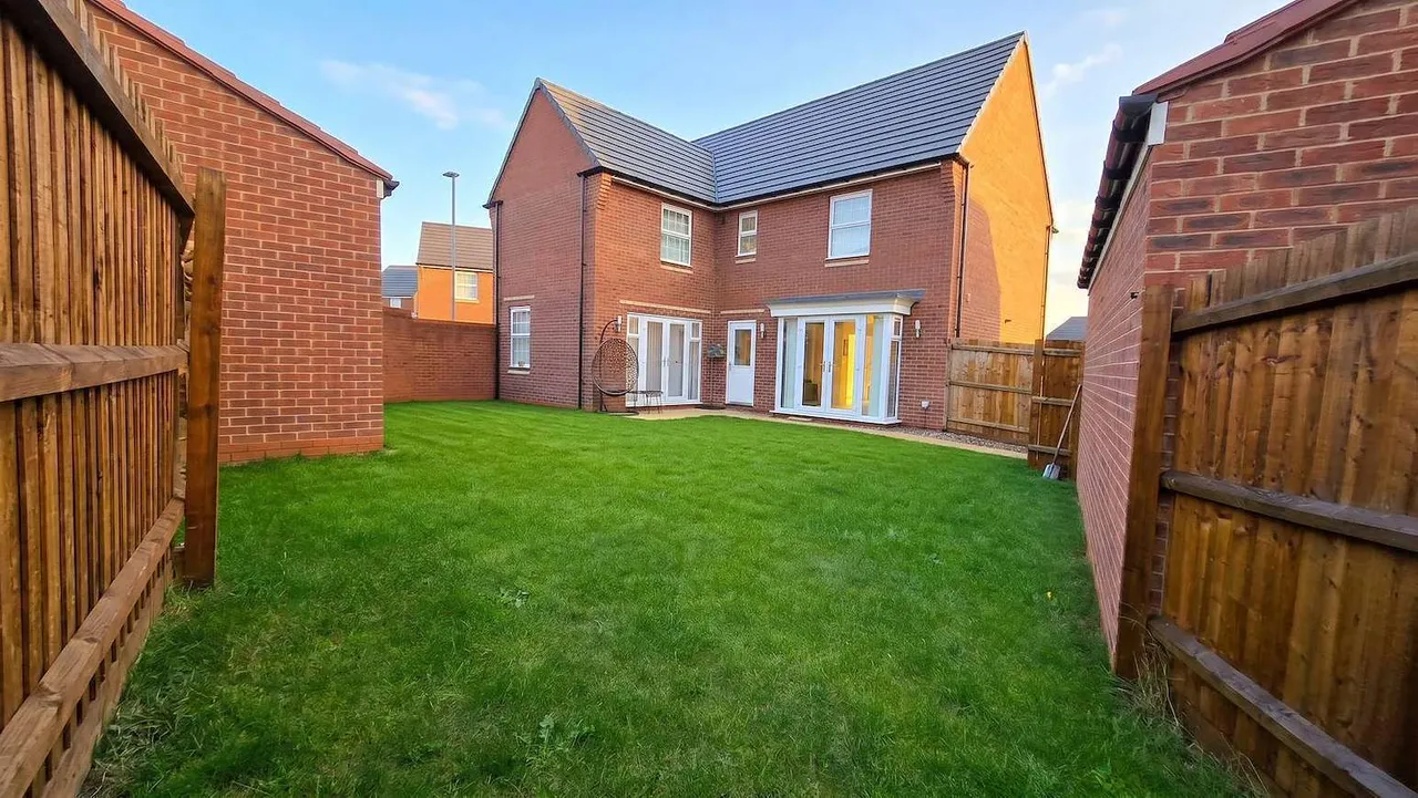 Clements Drive, Eaton Leys, MK17, photo 4