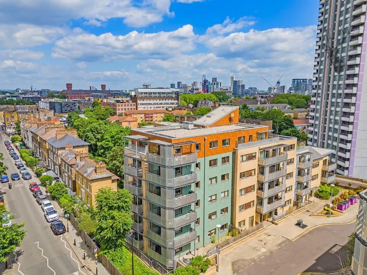 2 bed flat for sale, Trevithick Way, London, E3