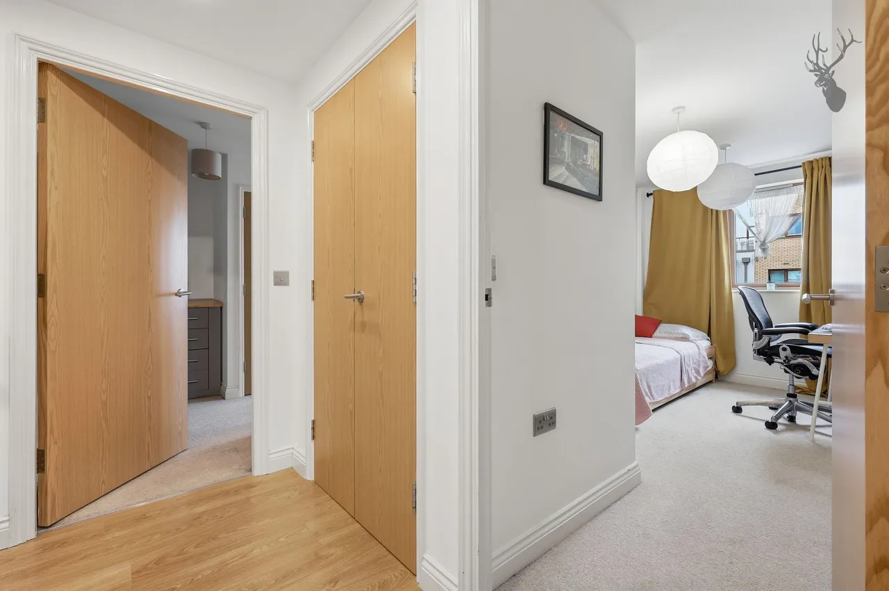 Trevithick Way, London, E3, photo 12