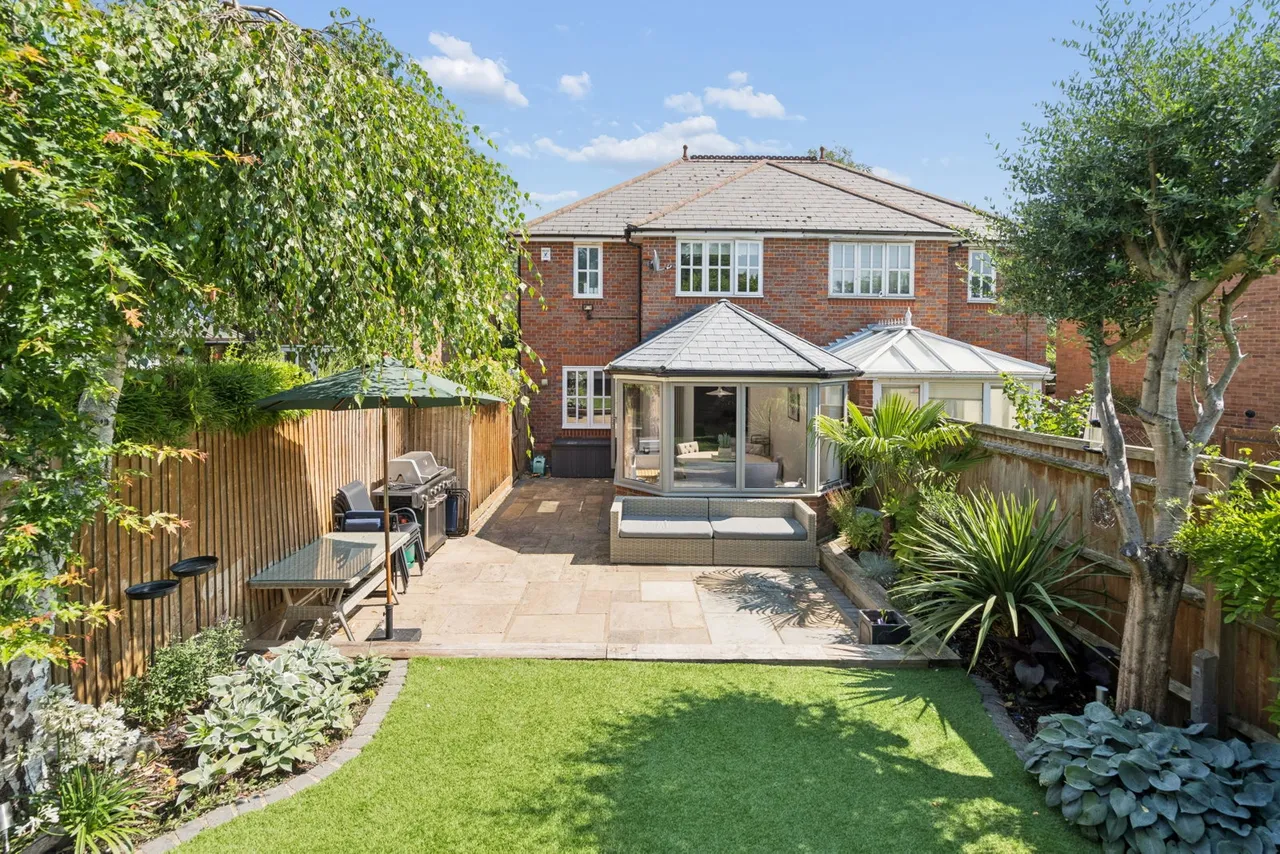 Grove Lane, Chalfont St Peter, SL9, photo 5