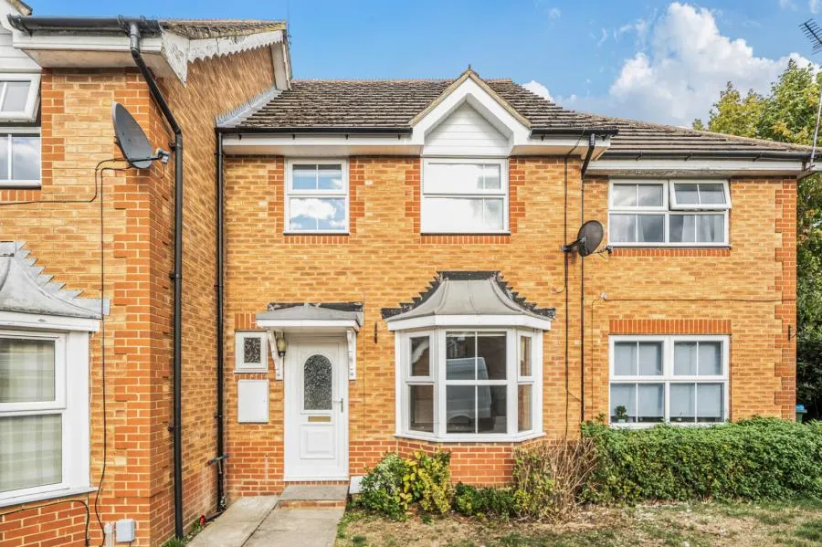 3 bed house for sale, Morris Court, Aylesbury, HP21