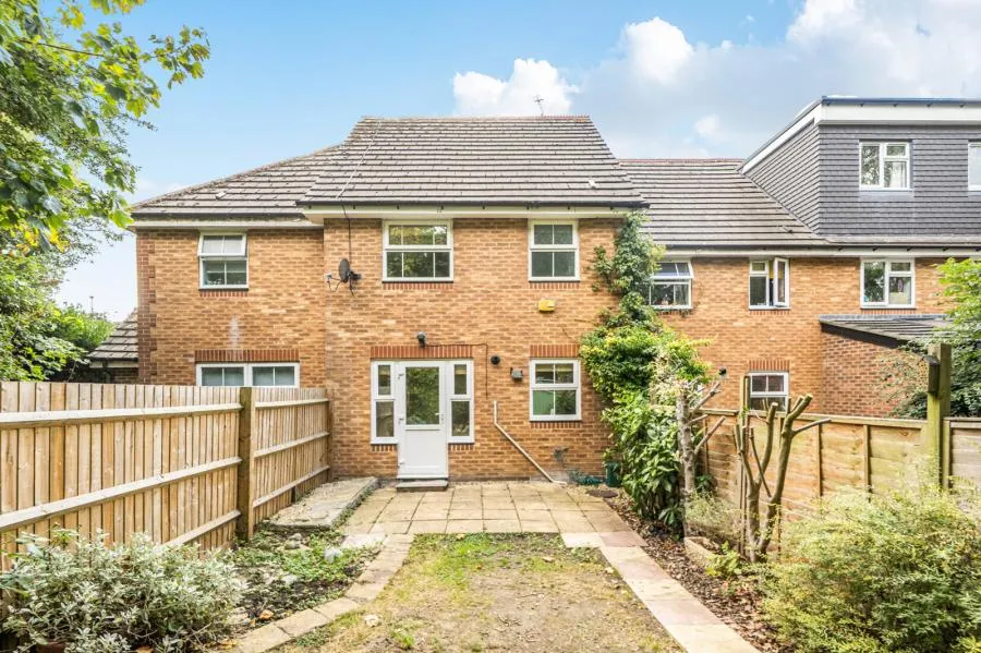 Morris Court, Aylesbury, HP21, photo 19