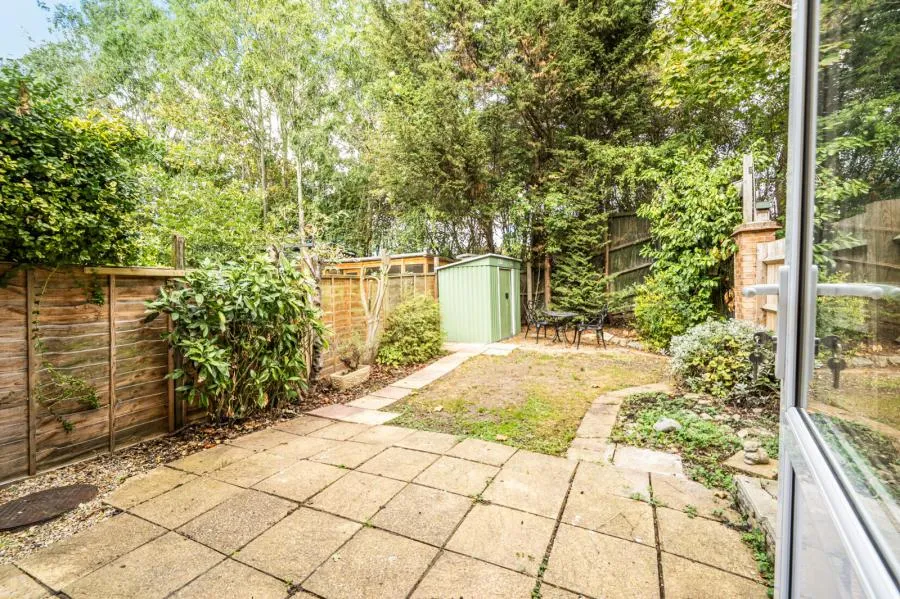 Morris Court, Aylesbury, HP21, photo 18