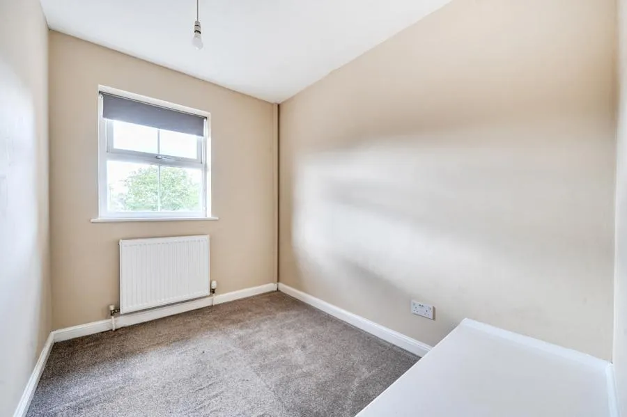 Morris Court, Aylesbury, HP21, photo 13