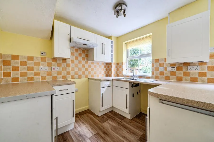 Morris Court, Aylesbury, HP21, photo 5