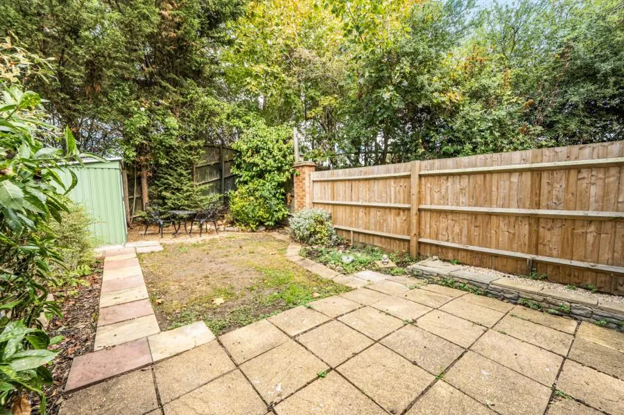 Morris Court, Aylesbury, HP21, photo 17