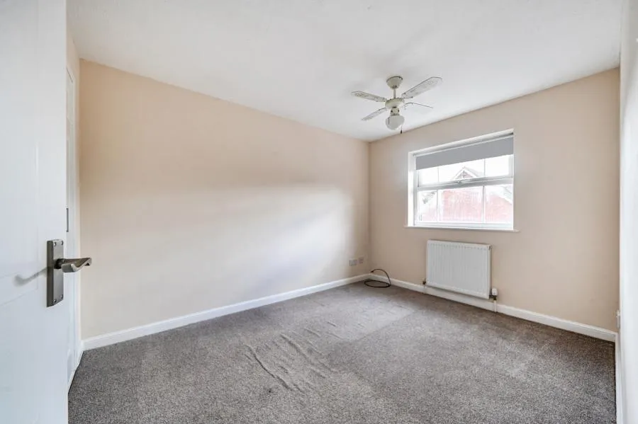 Morris Court, Aylesbury, HP21, photo 12