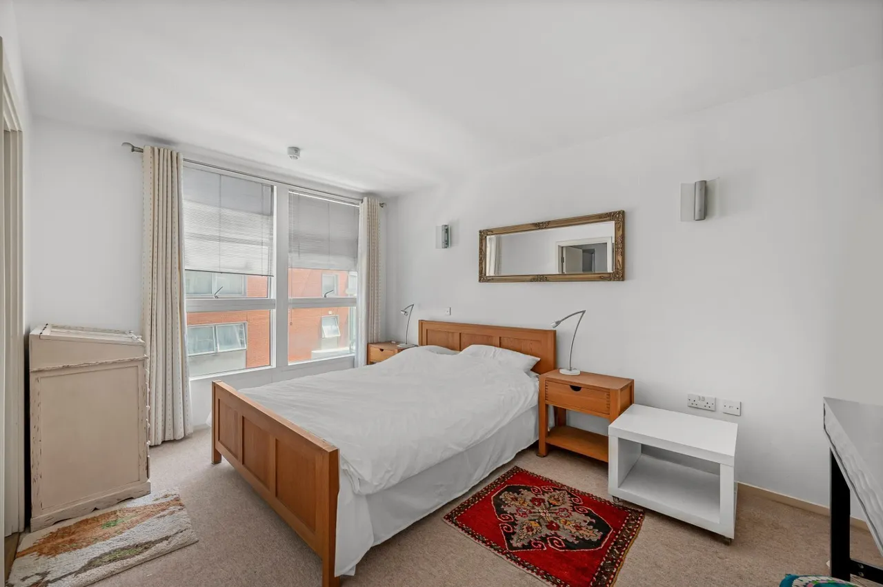 Blackwall Way, London, E14, photo 2