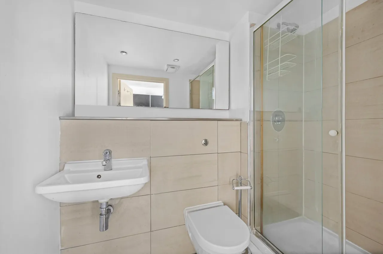 Blackwall Way, London, E14, photo 5