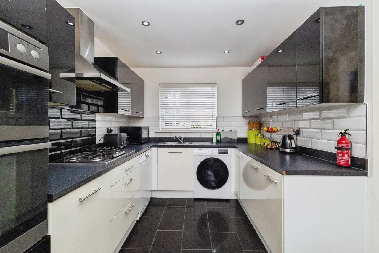 Elm Way, Chadderton, Oldham, Greater Manchester, OL9, photo 3