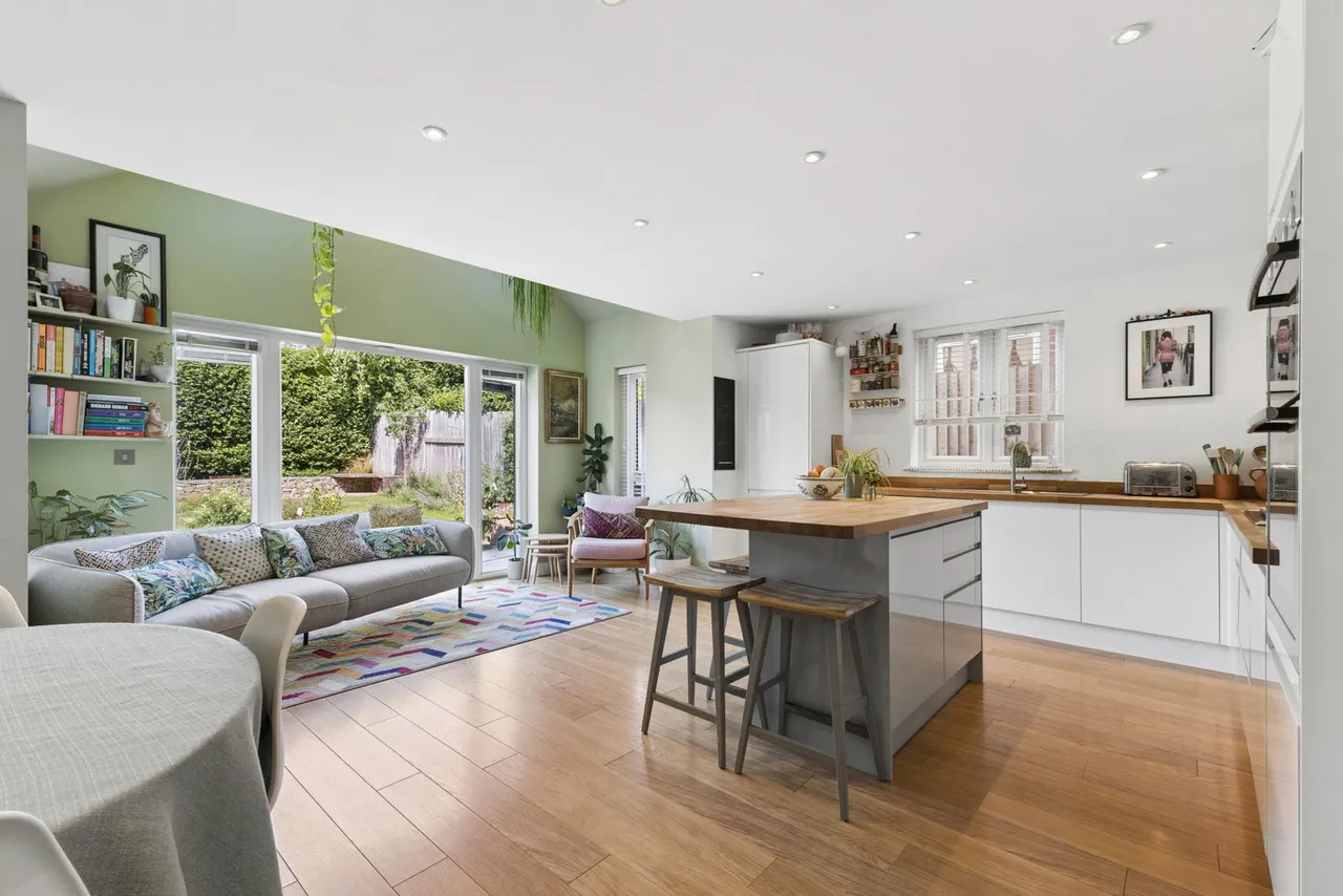 Sussex Mews, Cheltenham, GL52, photo 3