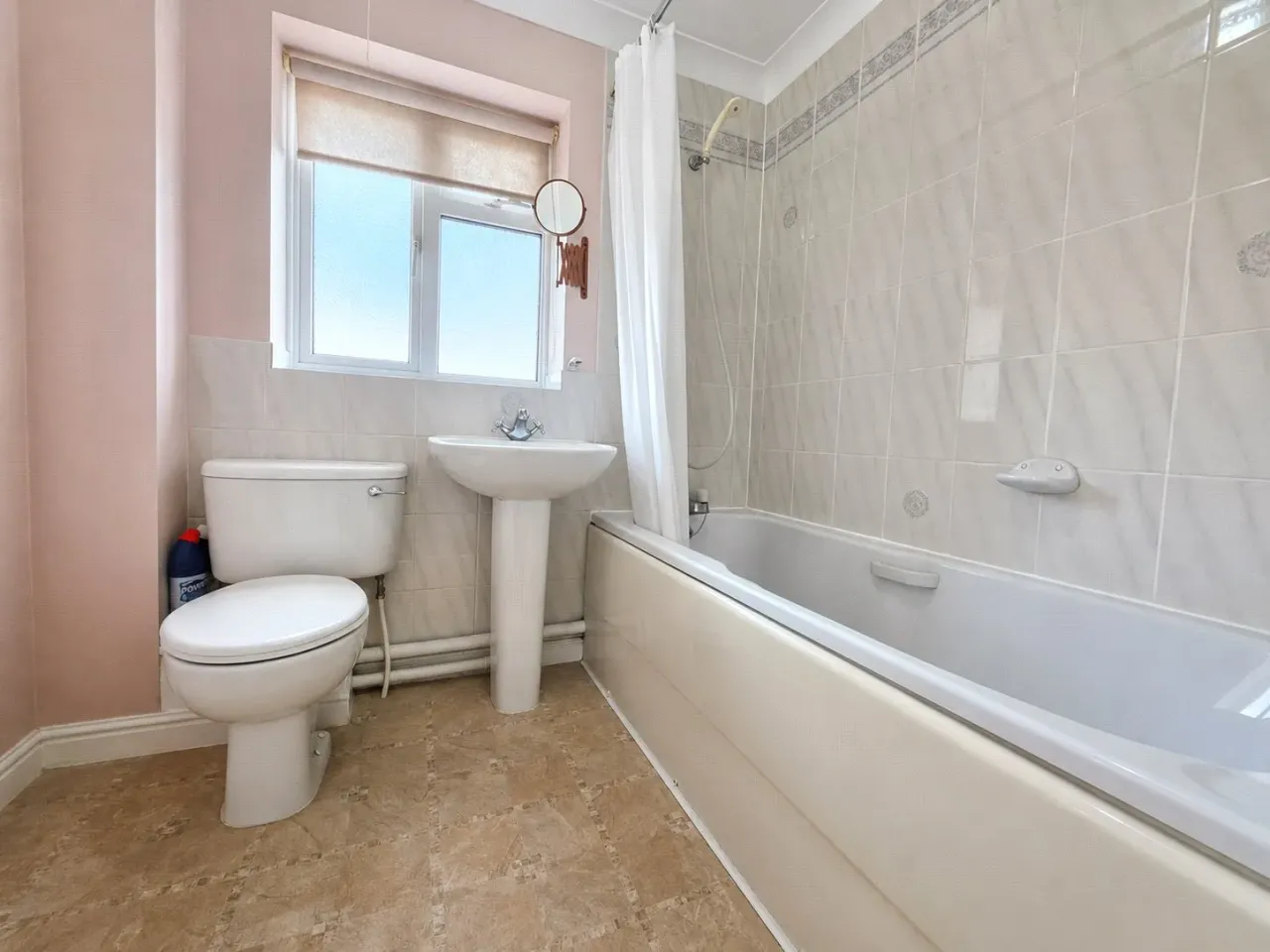 Graysons Close, Rayleigh, SS6, photo 13