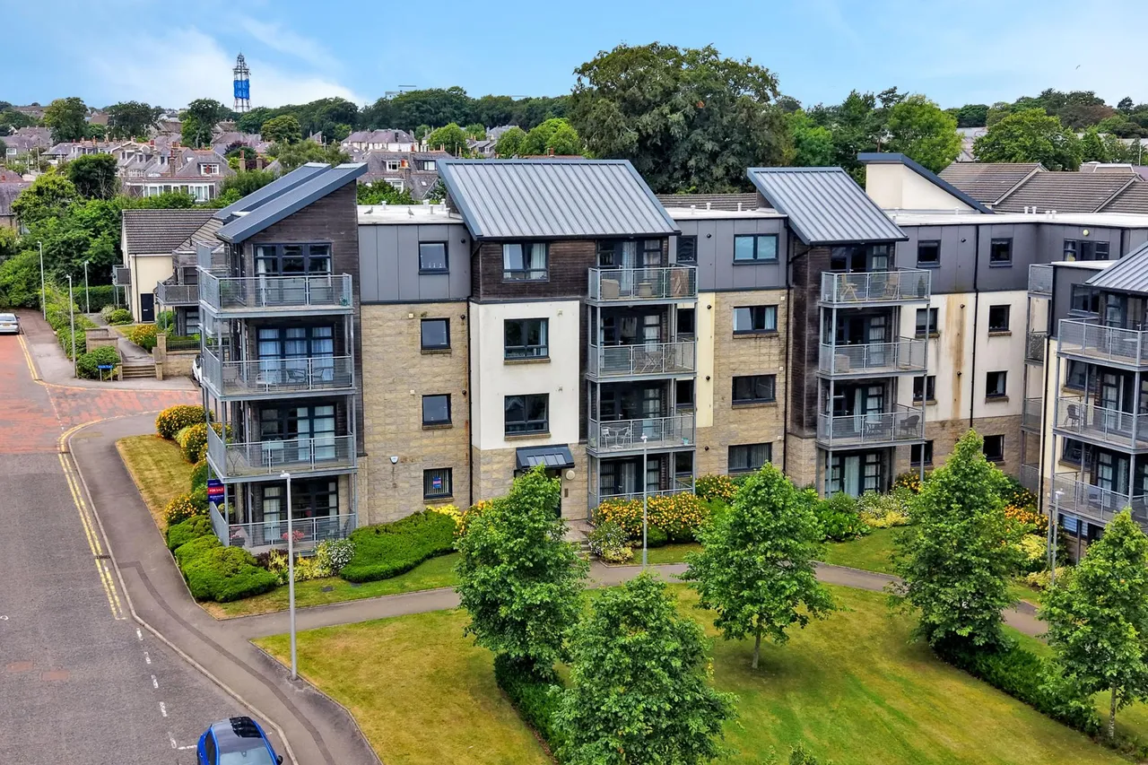 2 bed flat for sale, Tailor Place, Hilton, AB24