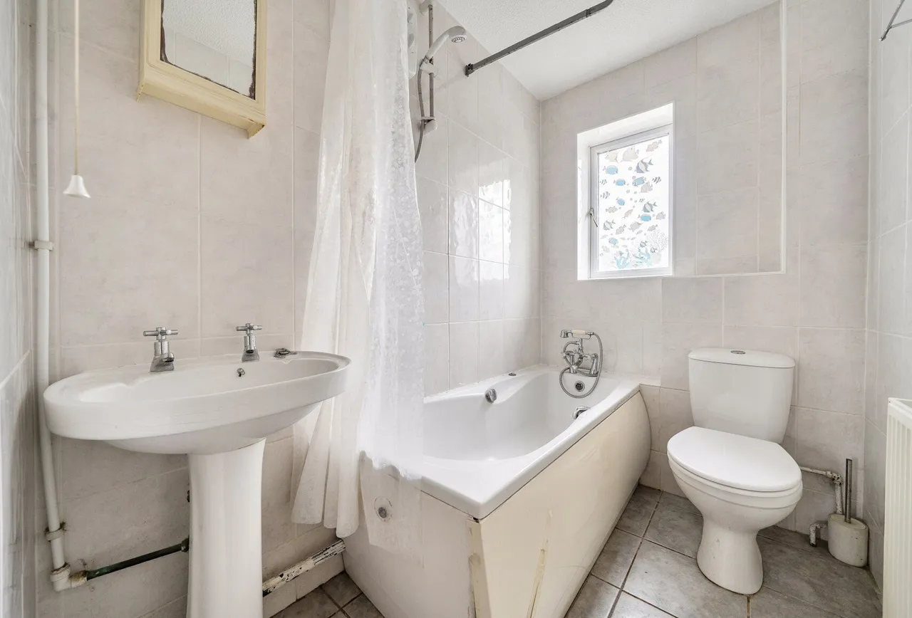 Coventry Close, Tewkesbury, GL20 5HR, photo 6