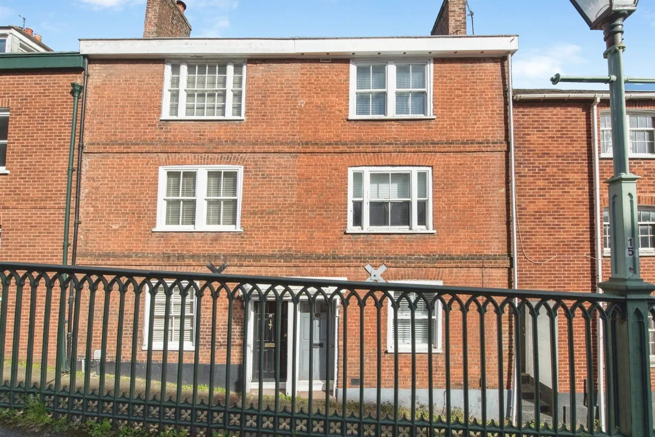 3 bed house for sale — Lower North Street, Exeter