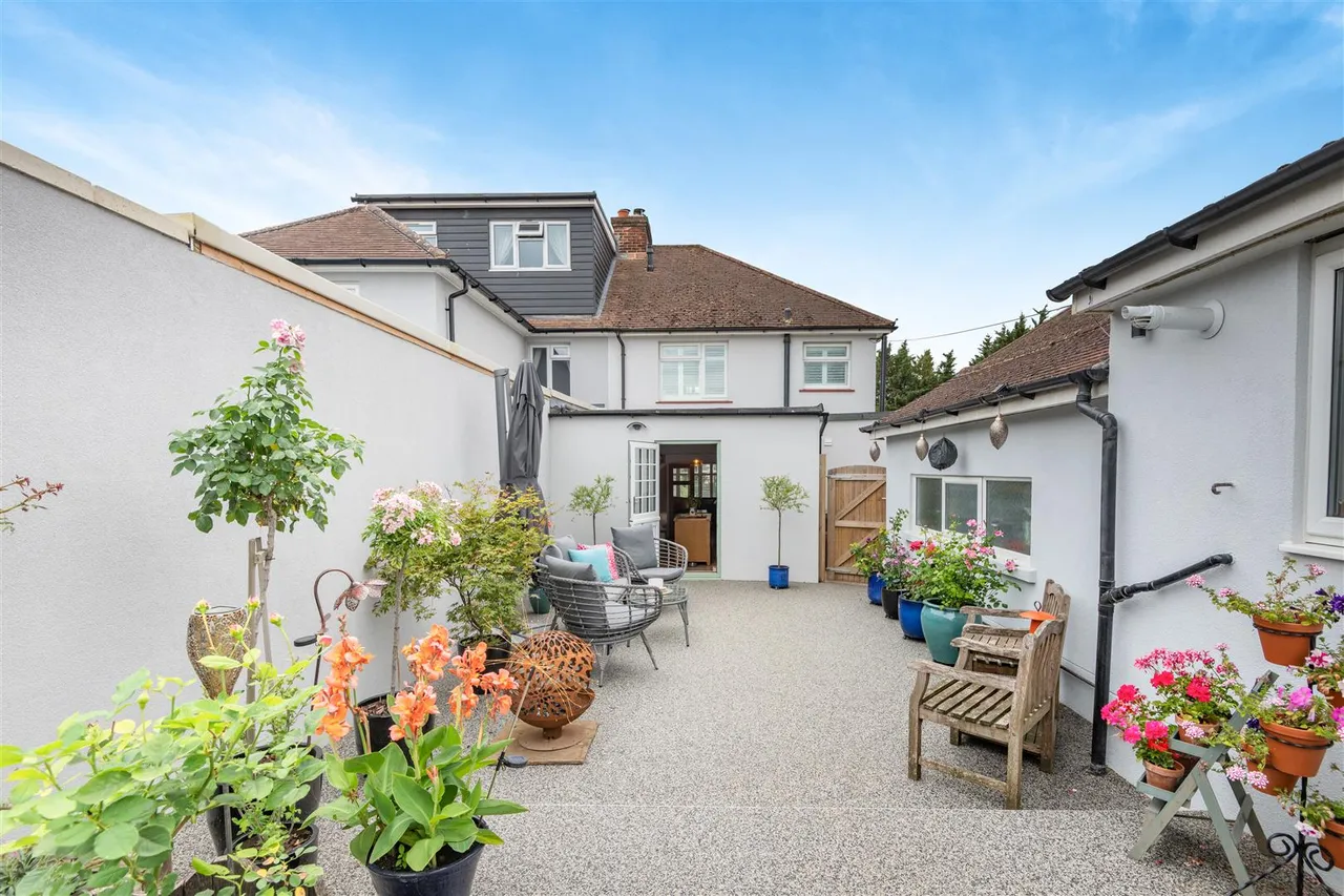 London Road, Ditton, photo 25