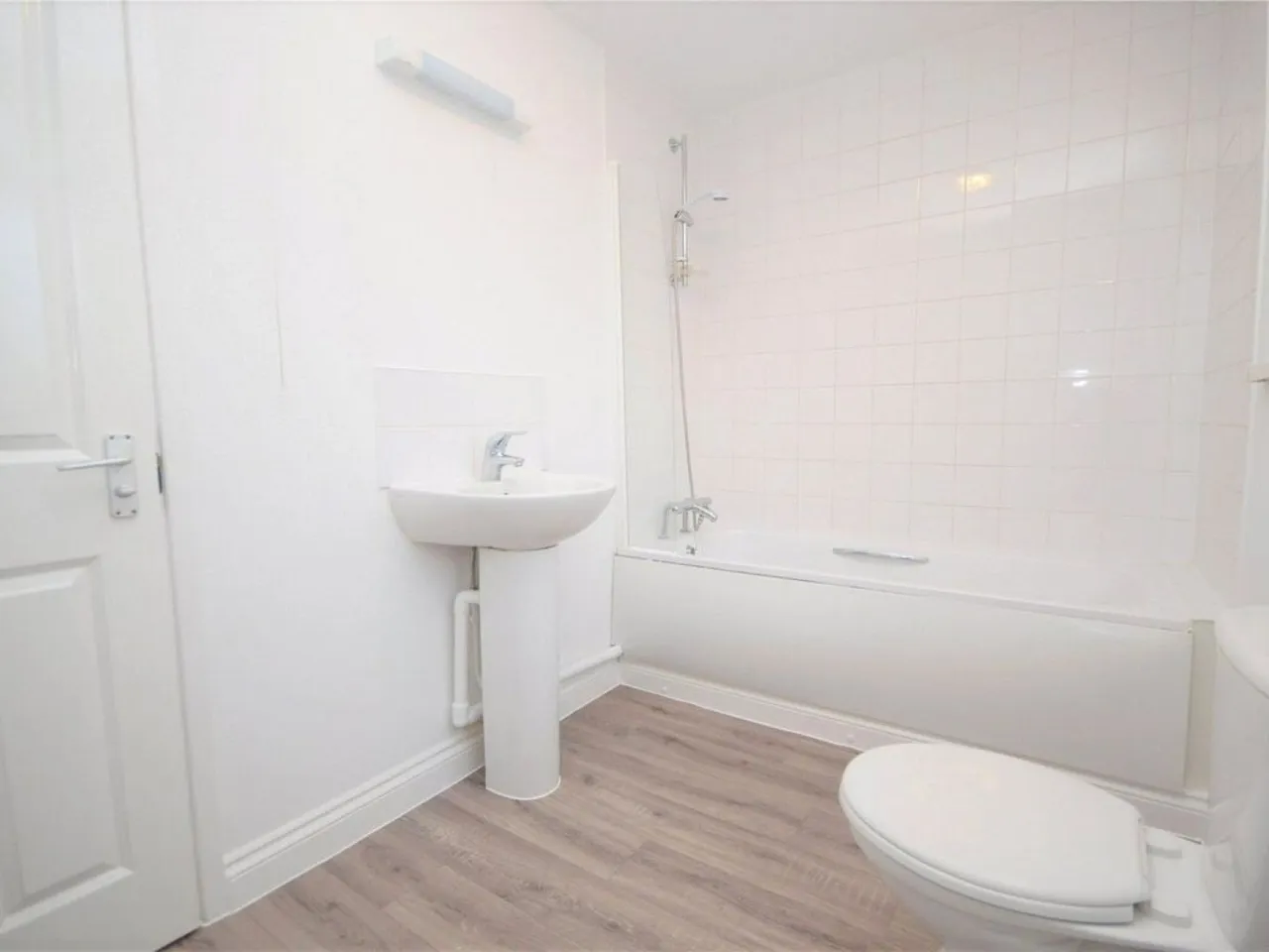 Beavers Crescent, Hounslow, photo 5