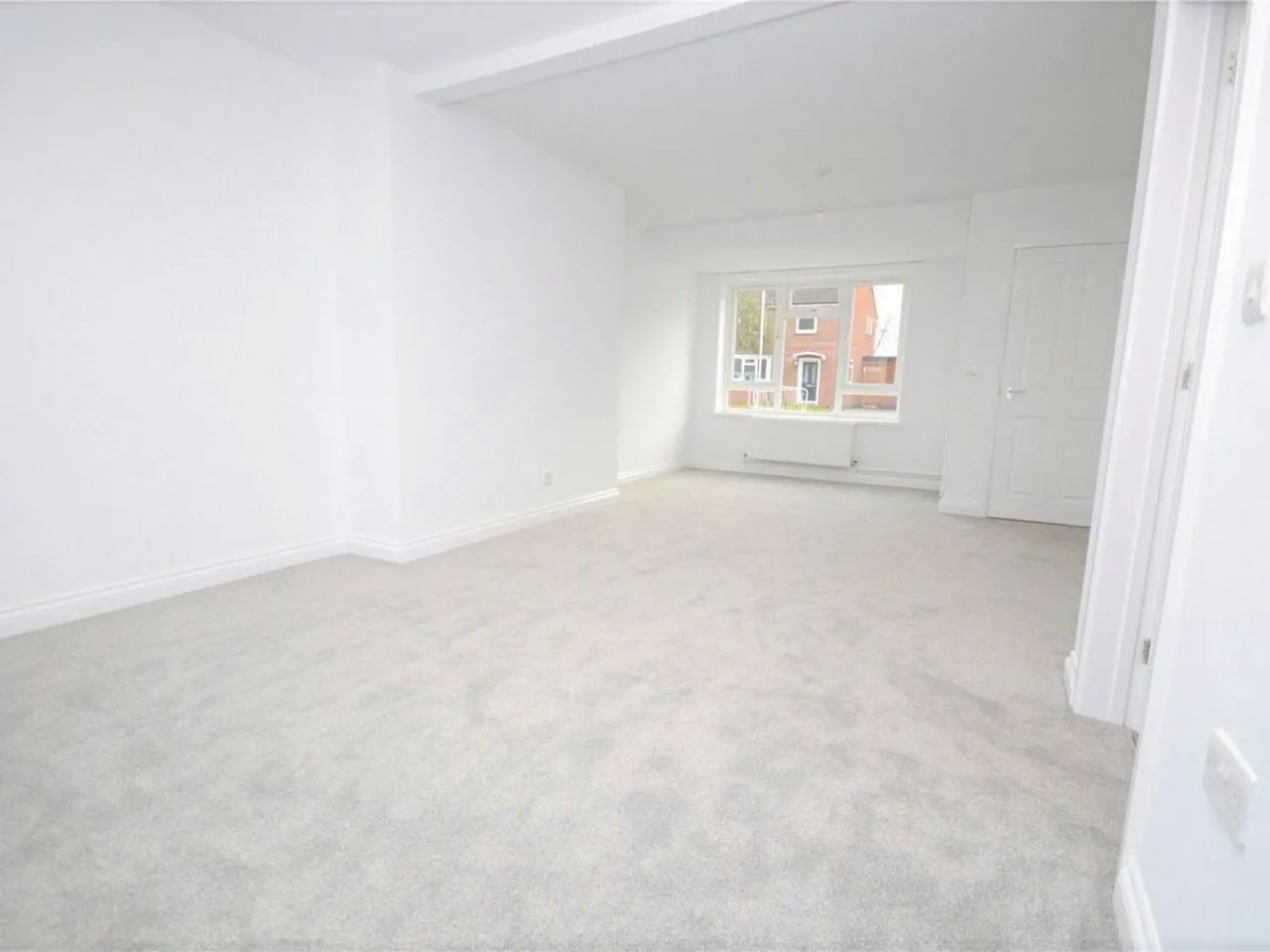 Beavers Crescent, Hounslow, photo 2