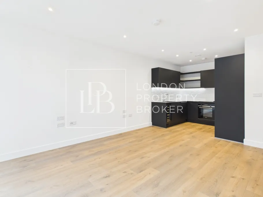 Pettman Crescent, London, SE28, photo 2