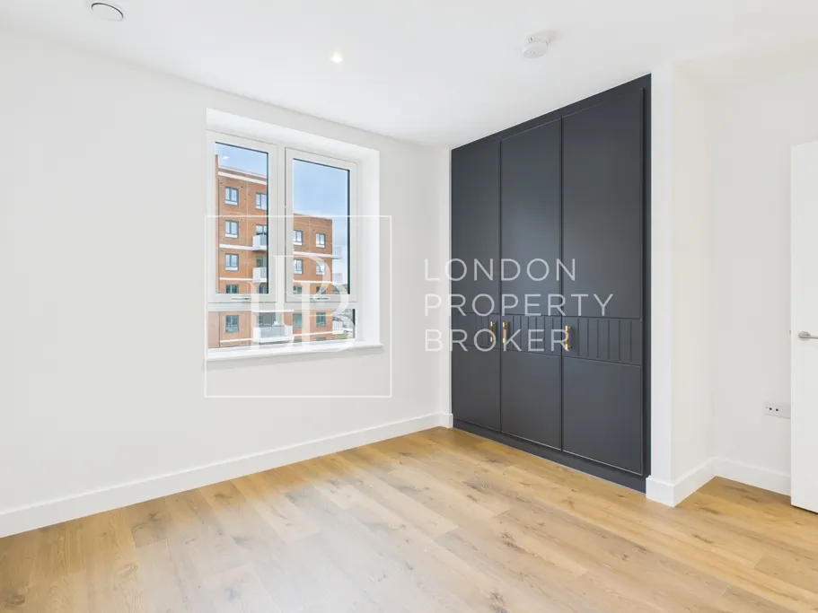 Pettman Crescent, London, SE28, photo 9