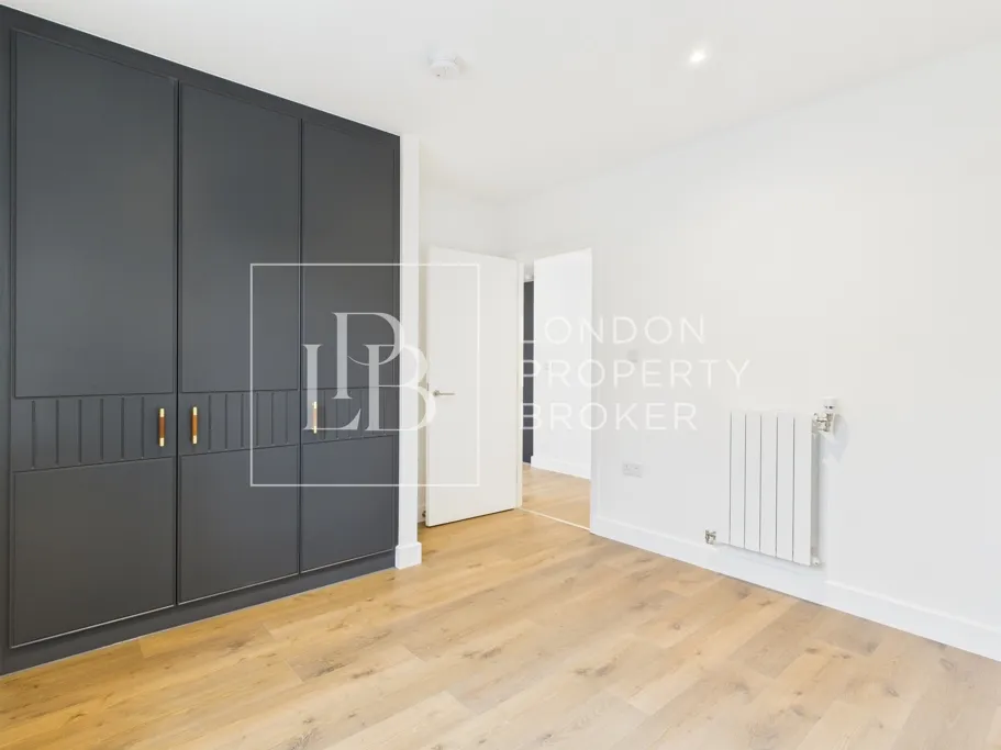 Pettman Crescent, London, SE28, photo 8