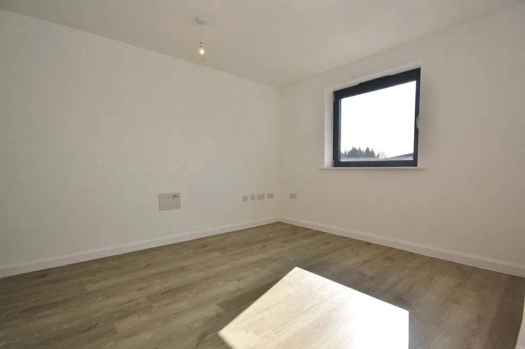 Walnut Tree Close, Guildford, GU1, photo 3