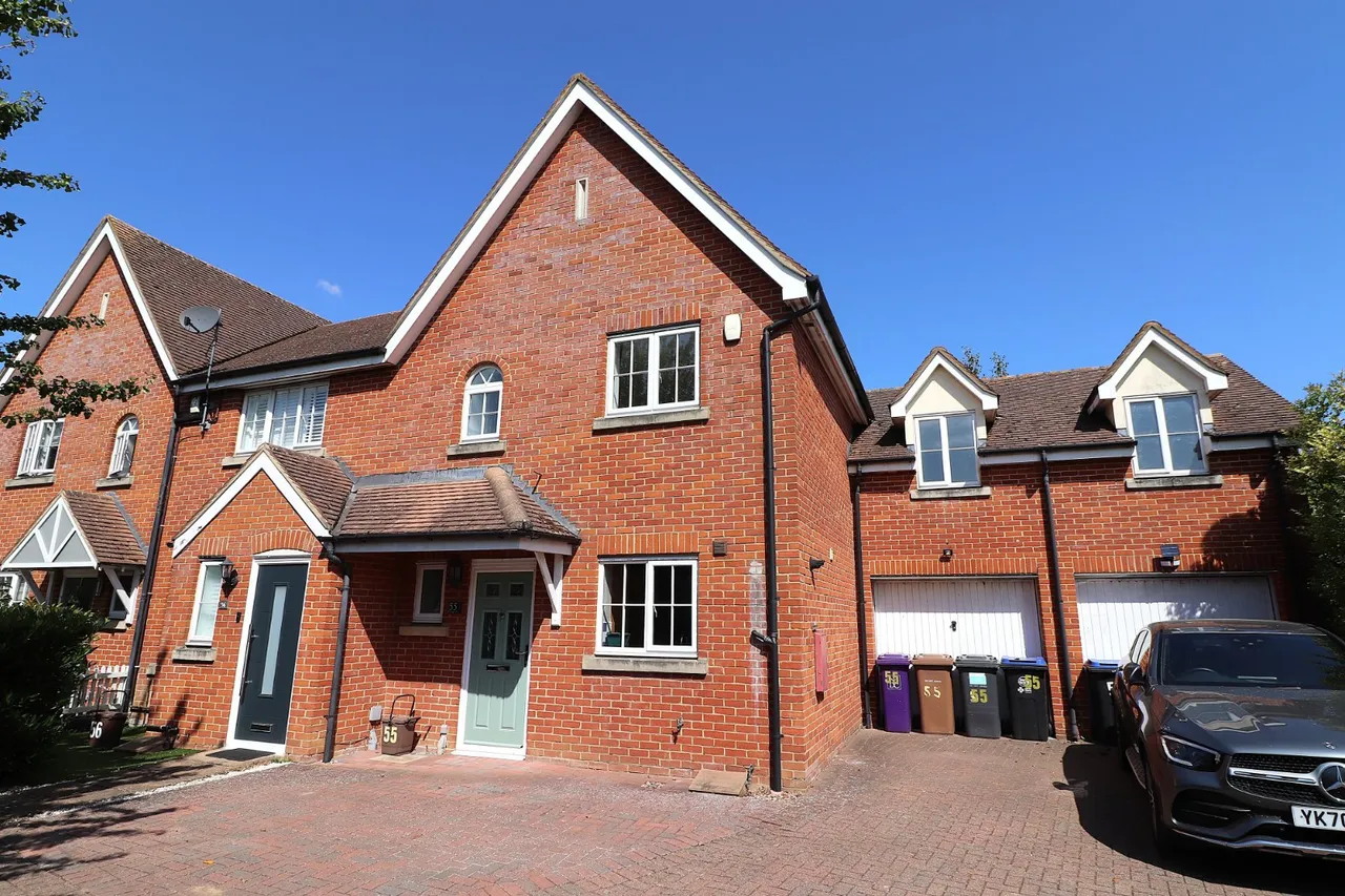3 bed house for sale, Great Ashby Way, Stevenage, SG1