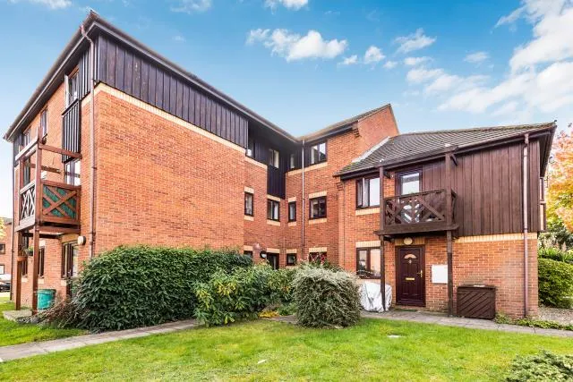 1 bed flat to rent, Roebuck Court, Didcot, OX11
