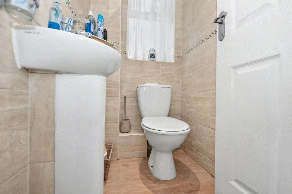 Cavewell Close, Ossett, WF5, photo 15