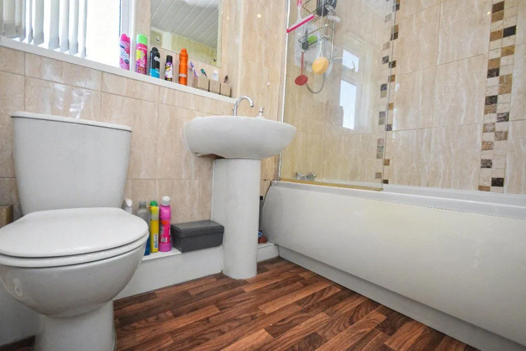 Cavewell Close, Ossett, WF5, photo 9