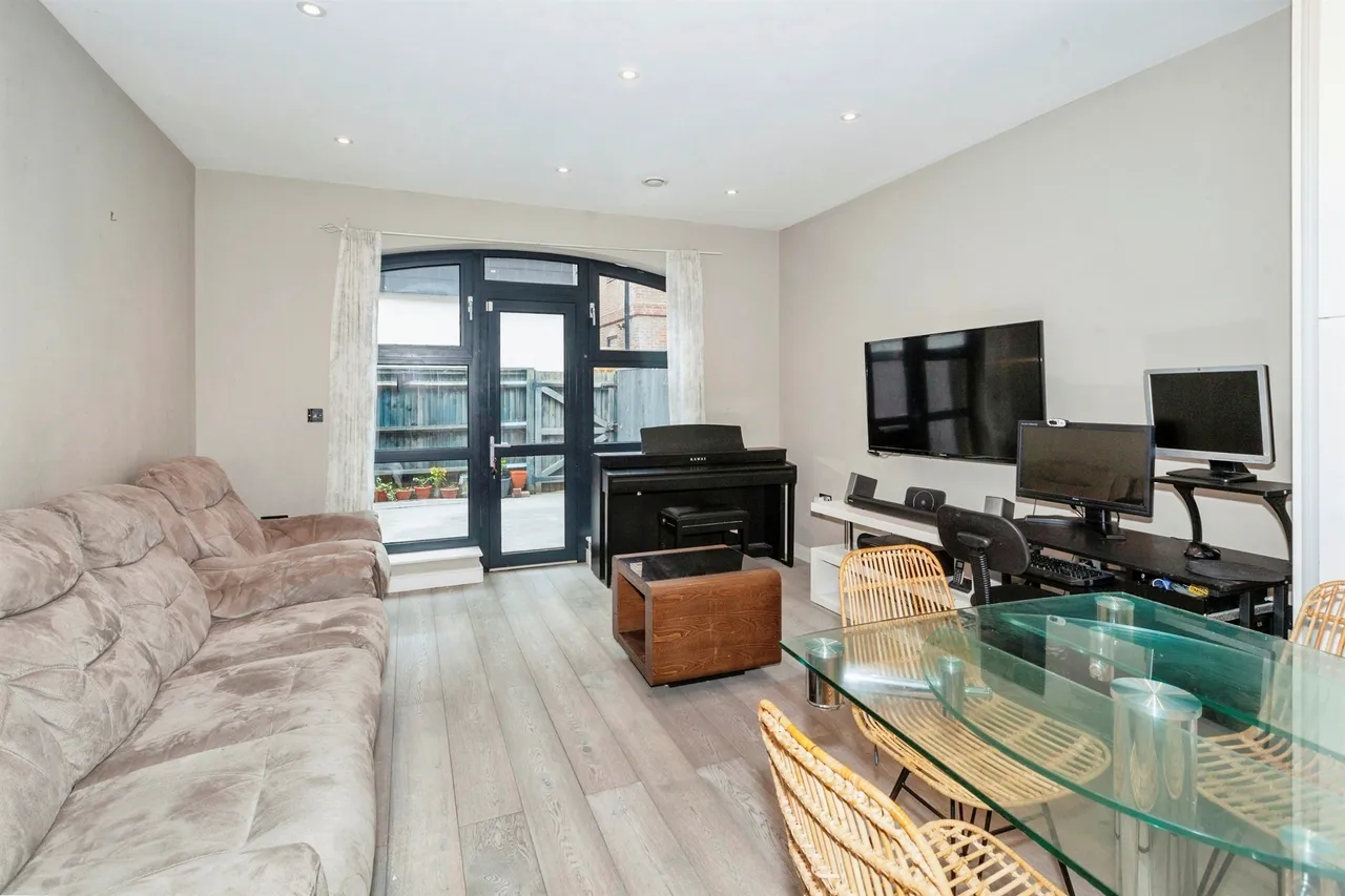 The Grove, Slough, SL1, photo 14