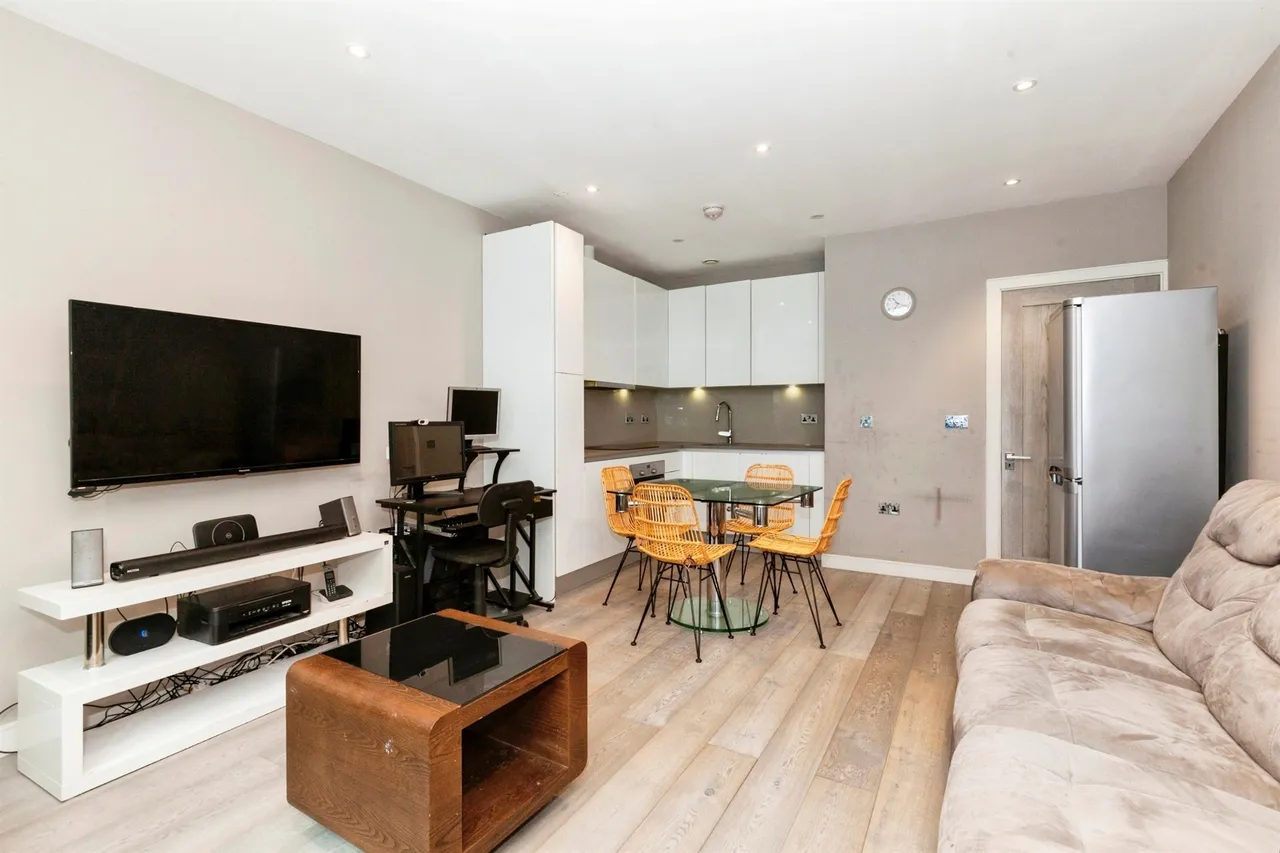 The Grove, Slough, SL1, photo 13