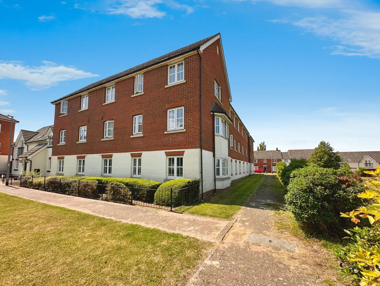 2 bed flat for sale — Baden Powell Close, Great Baddow, CHELMSFORD, CM2 7GA