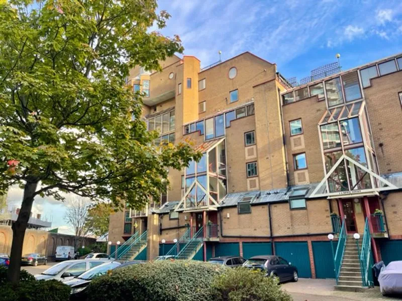 1 bed flat to rent — Asher Way, London E1W 2JD