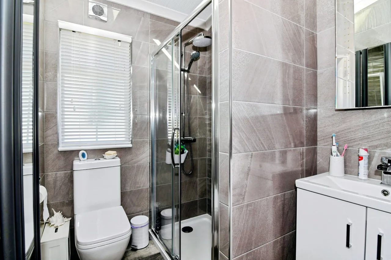 Meadowlands Court, Bude, EX23, photo 15