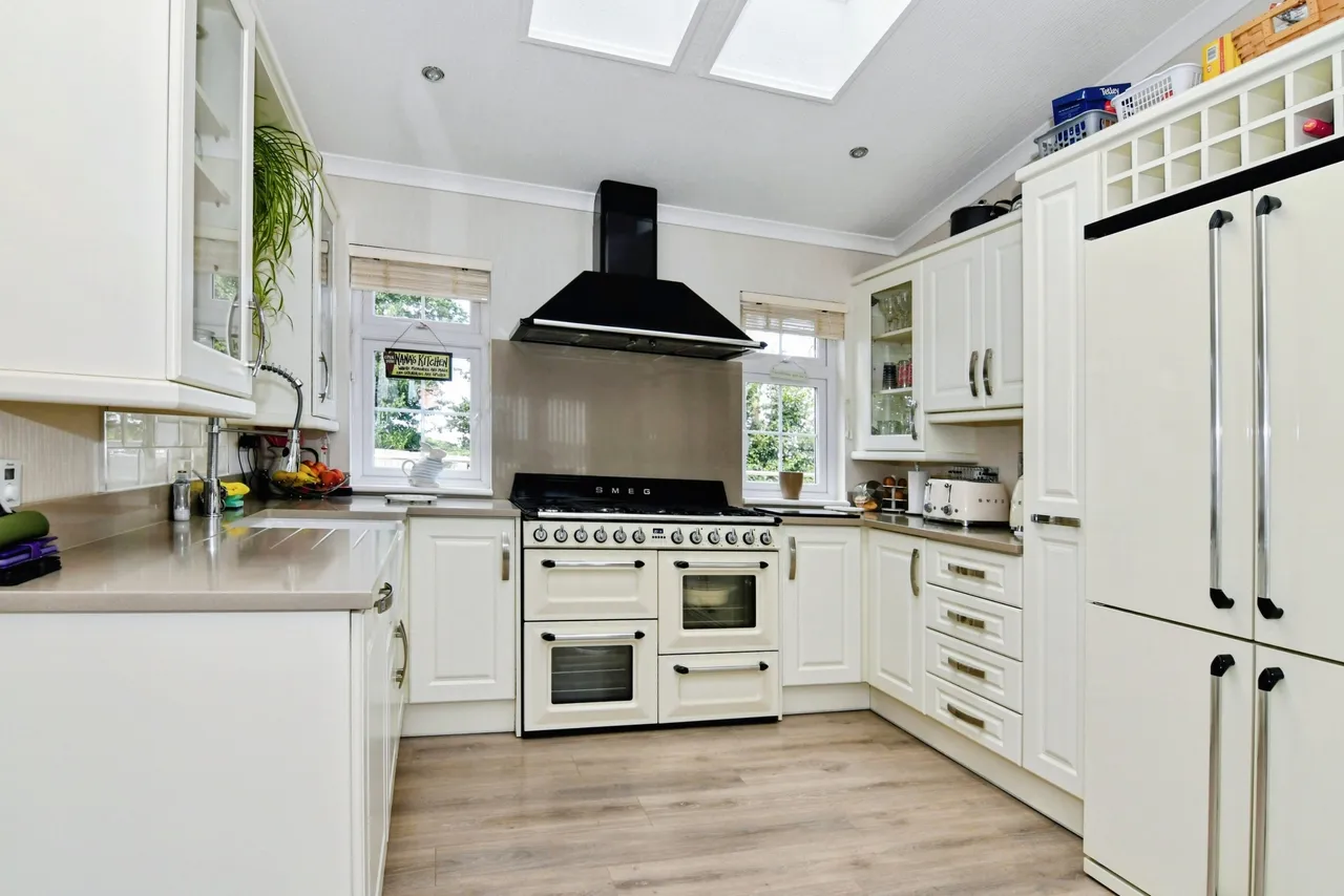 Meadowlands Court, Bude, EX23, photo 3