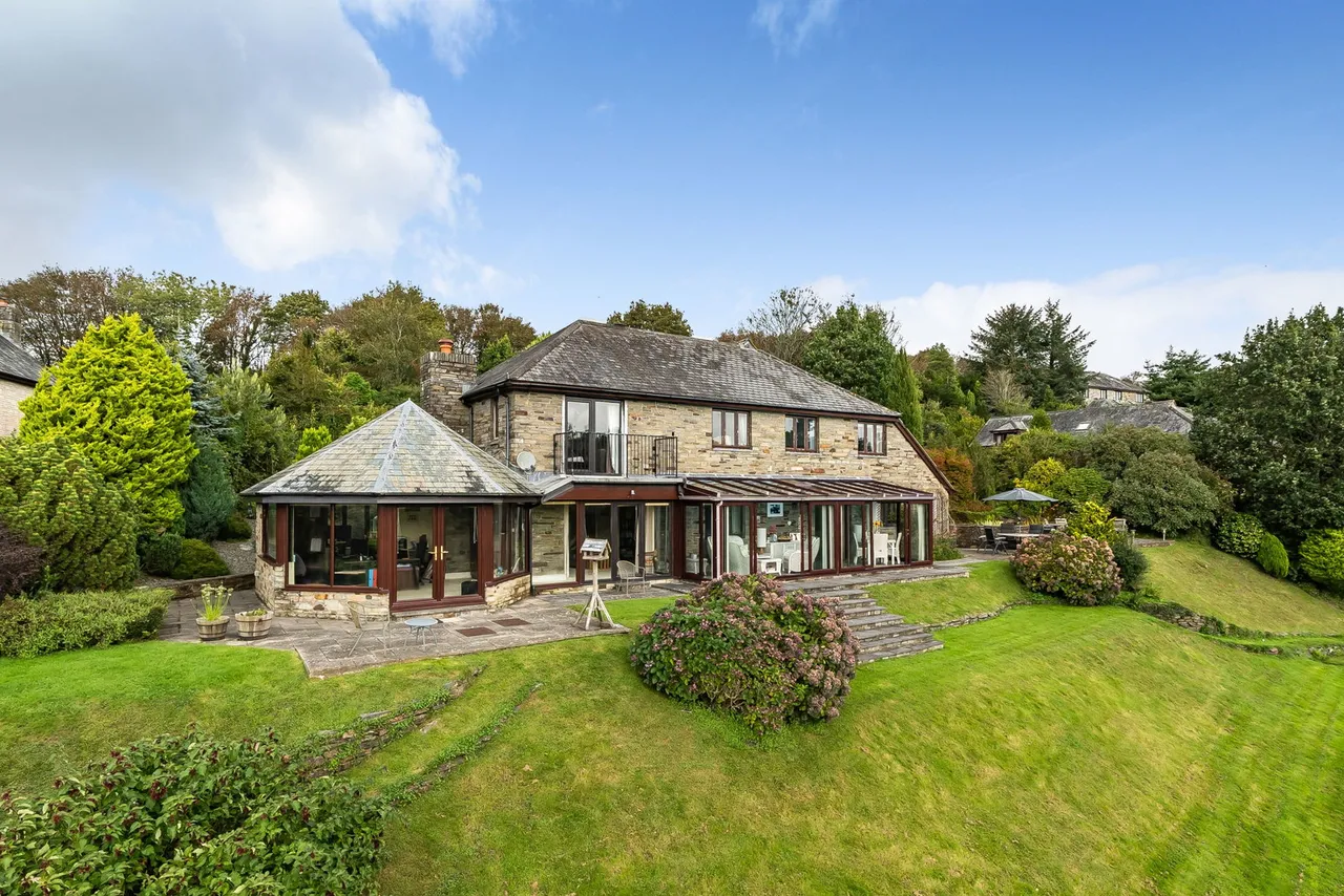 5 bed house for sale, Oliver Court, St. Mellion, PL12