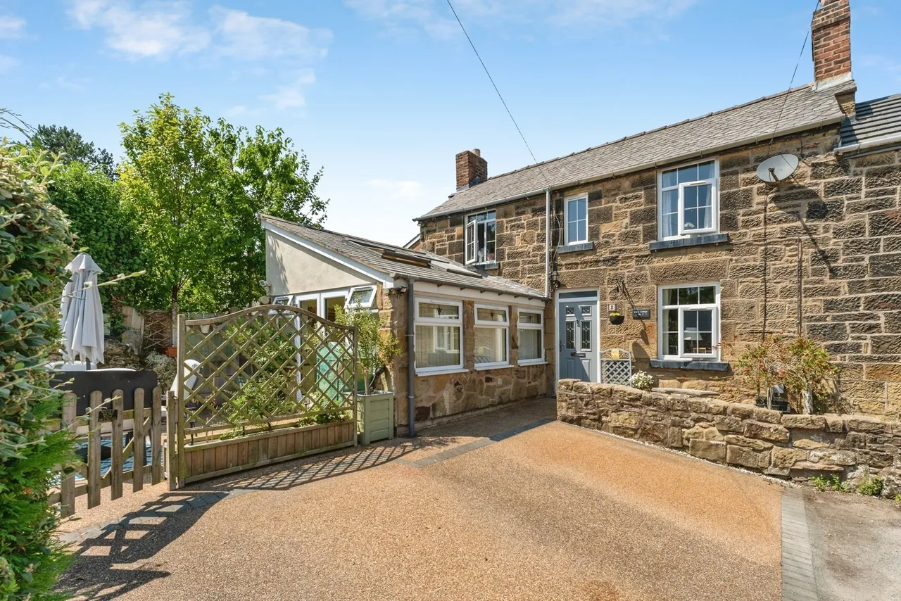 3 bed house for sale, Salem Road, Coedpoeth, LL11