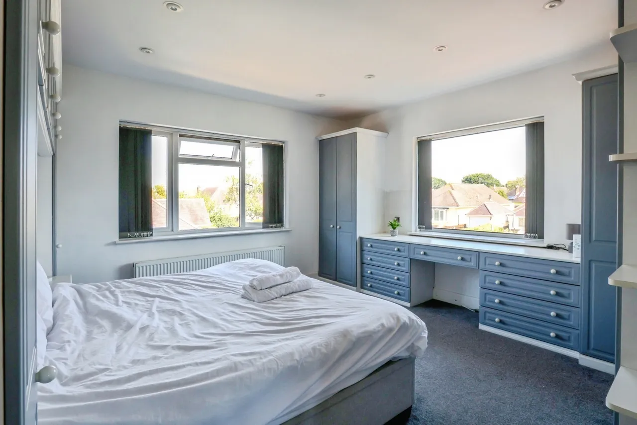 Longbarrow Close, Queens Park, BH8, photo 9