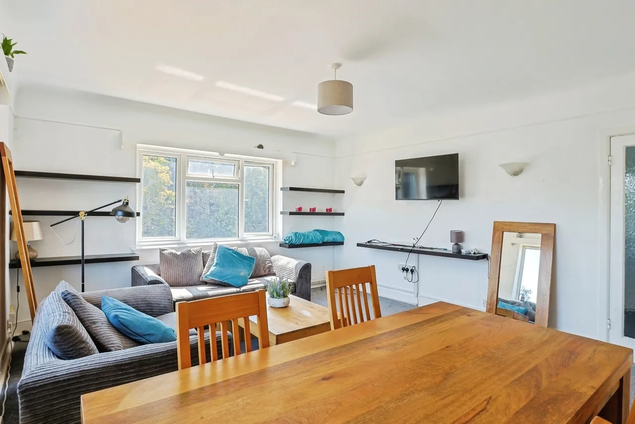 Longbarrow Close, Queens Park, BH8, photo 6