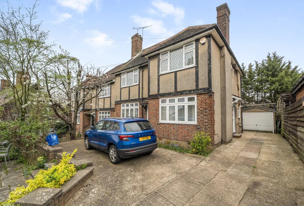 Buck Lane, London, NW9 0AP, photo 2
