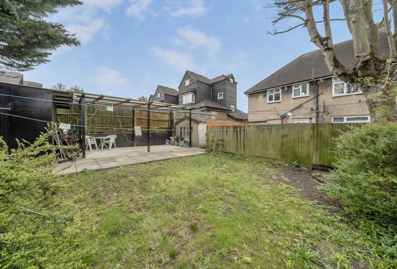 Buck Lane, London, NW9 0AP, photo 9